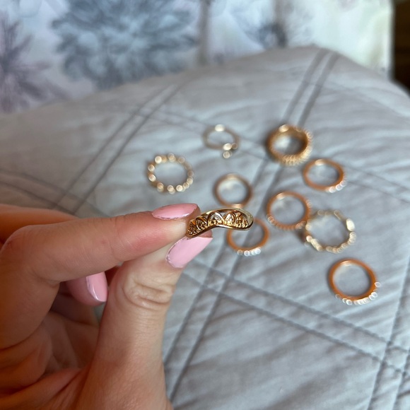 🌟Gold Assorted Rings🌟 - Picture 4 of 12